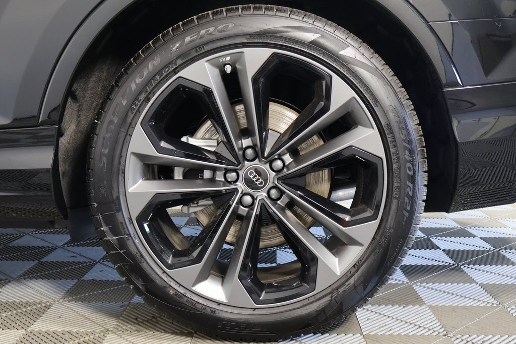 Thumbnail: 2026 Audi Q7 - 10
