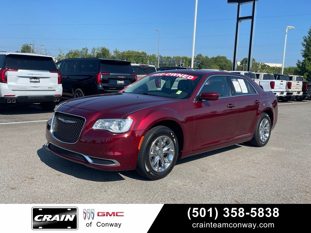 Velvet Red Pearlcoat 2016 Chrysler 300 Sedan Rear-Wheel Drive 8-Speed Automatic
