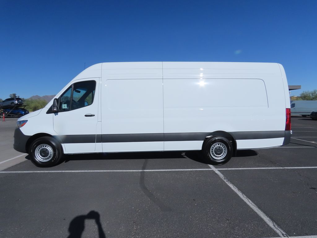 Thumbnail: 2026 Mercedes-Benz Sprinter - 8