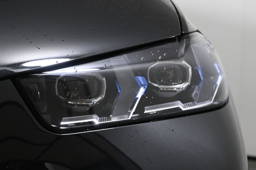 Thumbnail: 2026 BMW X5 - 11