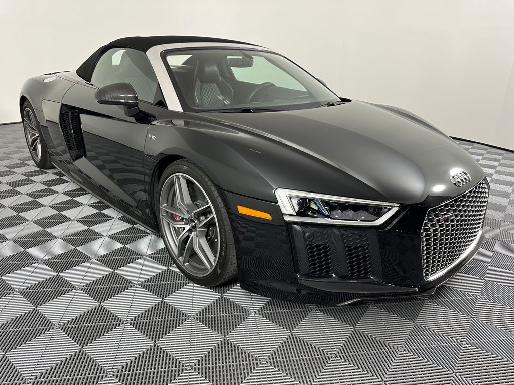 Thumbnail: 2018 Audi R8 - 15