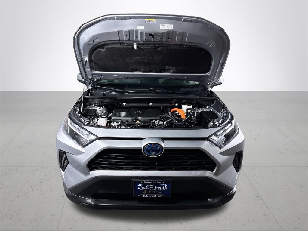 2022 Toyota RAV4 Hybrid XLE