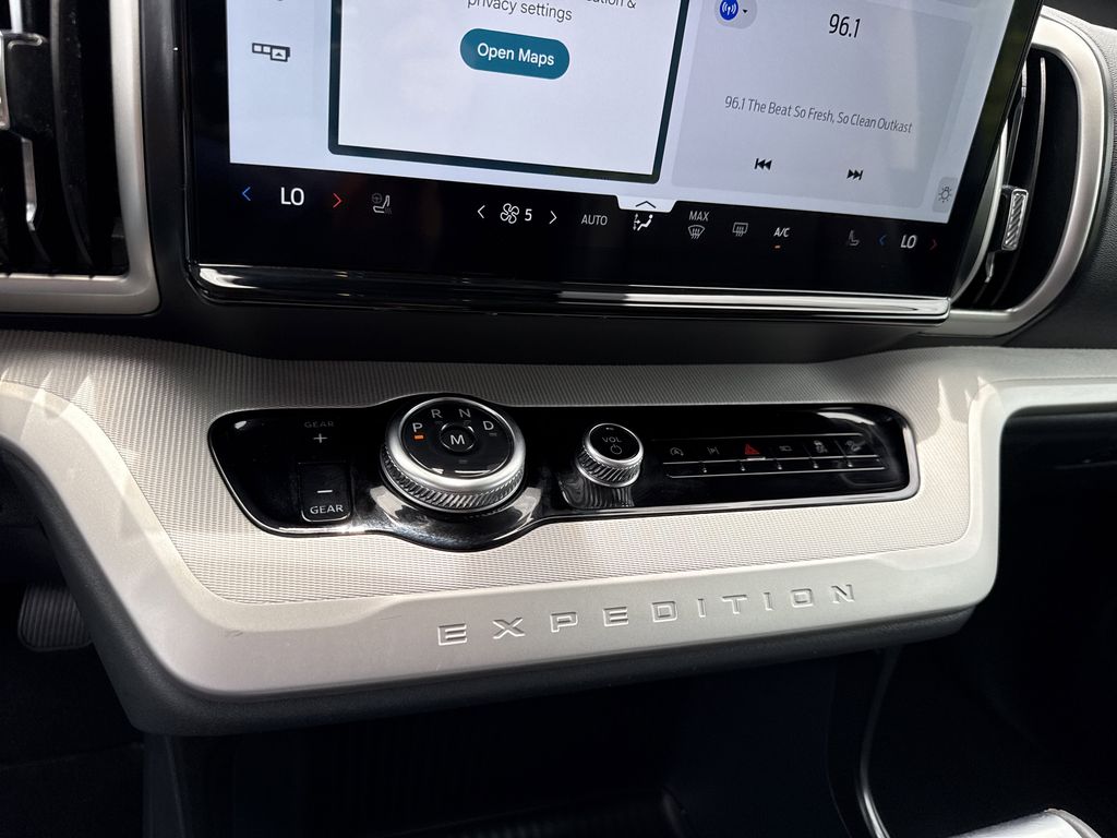 Used 2025 Ford Expedition SUV