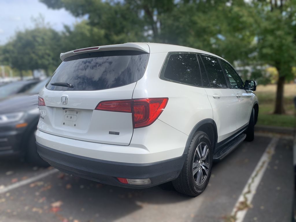 Thumbnail: 2017 Honda Pilot - 9