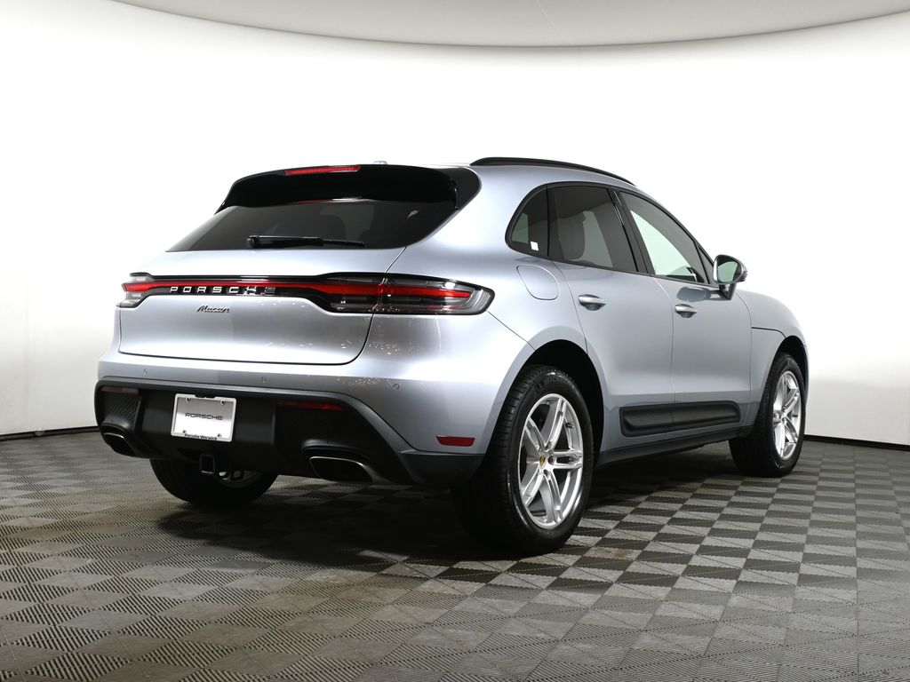 Thumbnail: 2025 Porsche Macan - 7