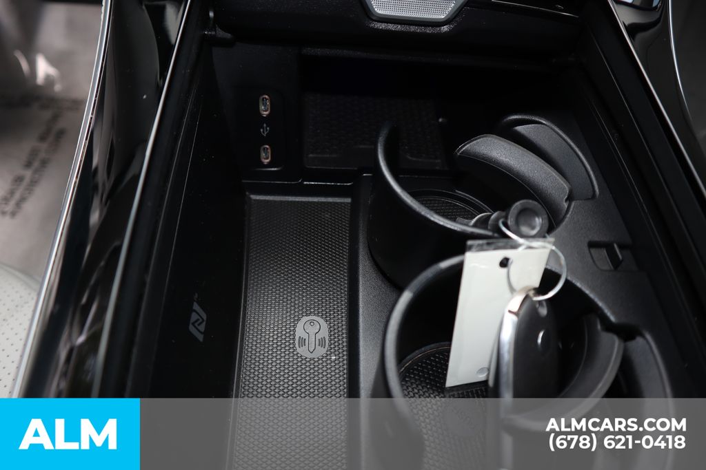 Used 2025 White Mercedes-Benz 350+ Sedan image 33