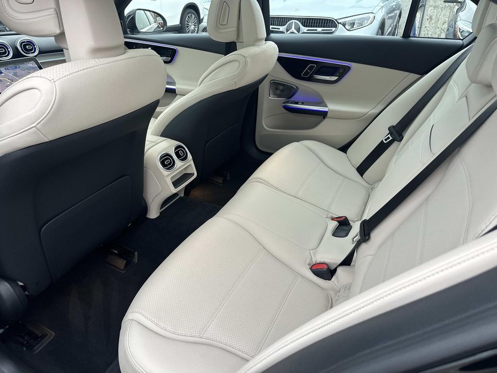 Thumbnail: 2025 Mercedes-Benz C-Class - 32