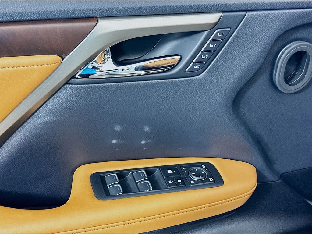 Thumbnail: 2021 Lexus RX - 17