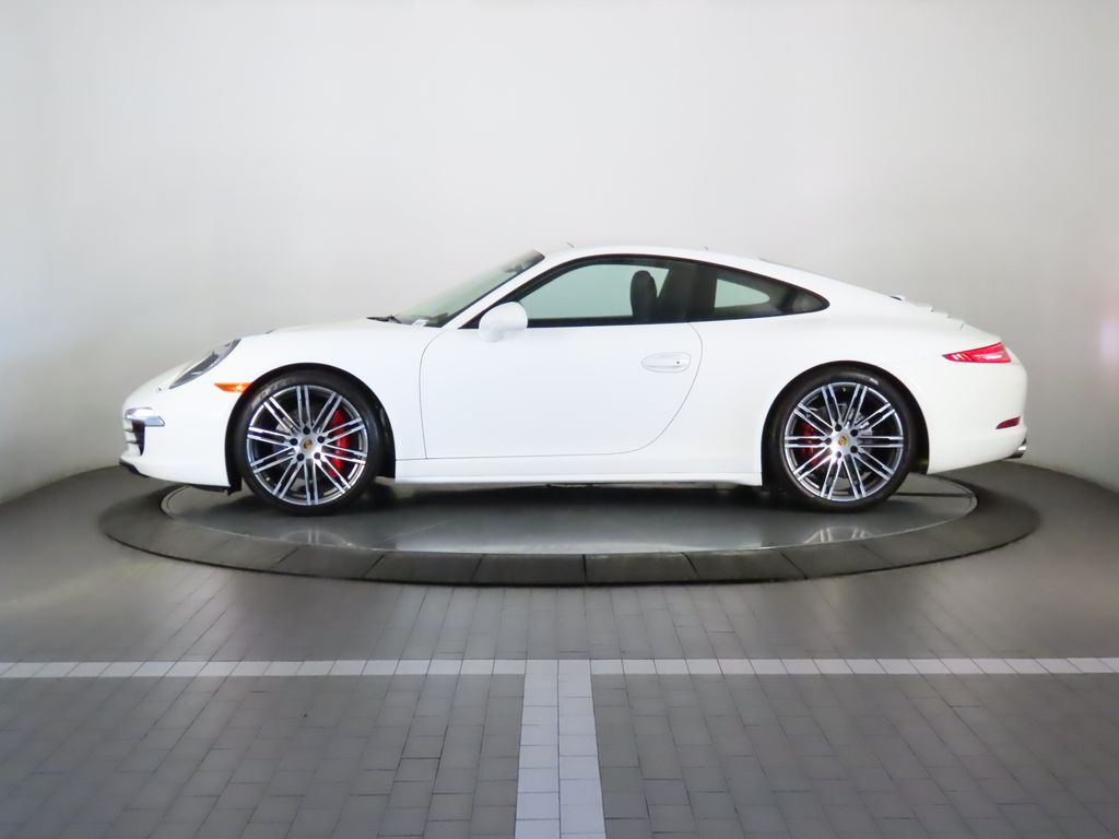 Thumbnail: 2016 Porsche 911 - 2