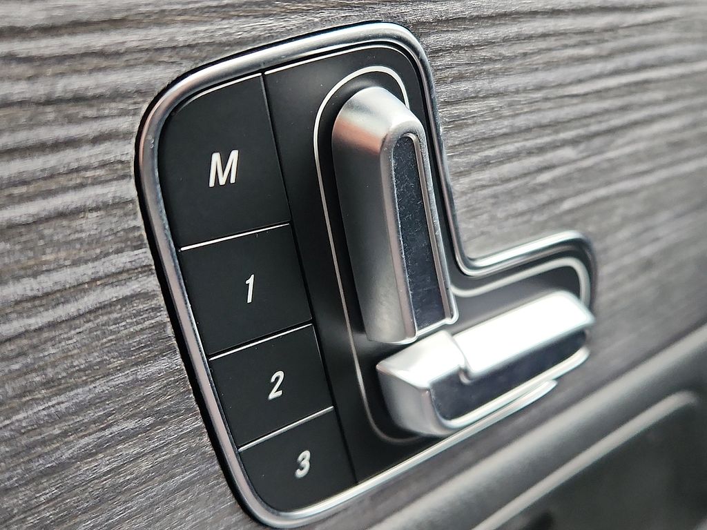 Thumbnail: 2023 Mercedes-Benz EQB - 24