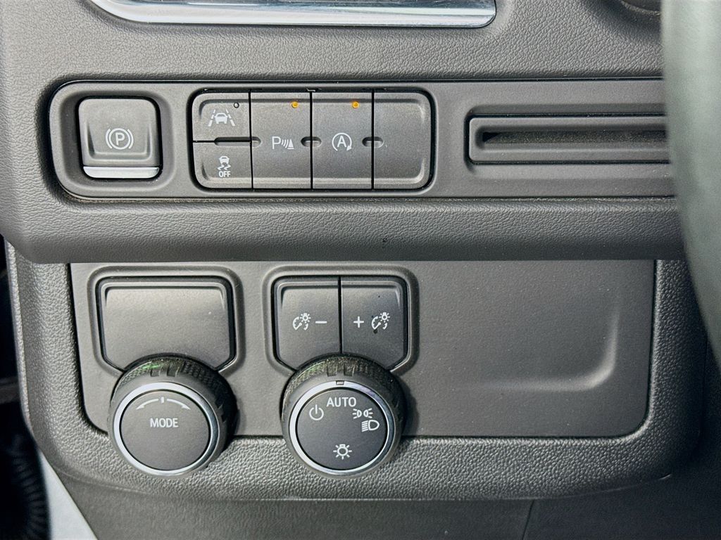 2024 Chevrolet Suburban Premier photo