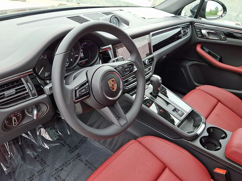 Thumbnail: 2025 Porsche Macan - 4