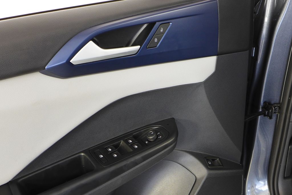 Thumbnail: 2023 Volkswagen Taos - 12