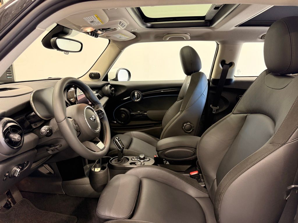 Thumbnail: 2024 MINI Cooper - 10