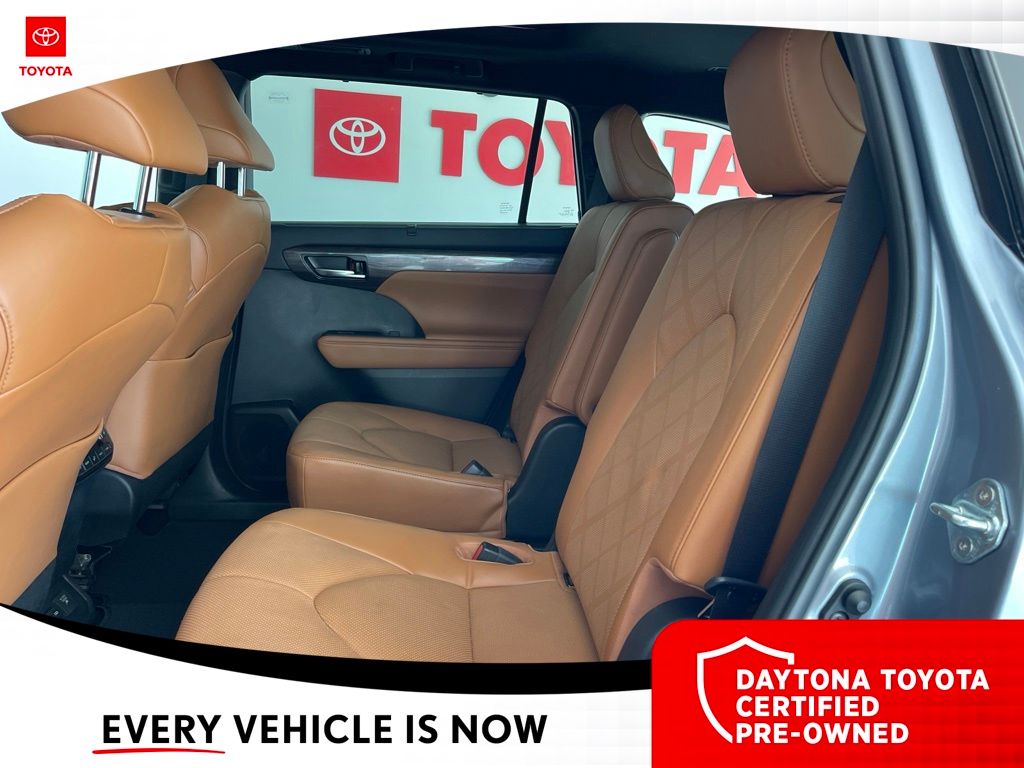 Used 2023 Toyota Highlander Hybrid SUV