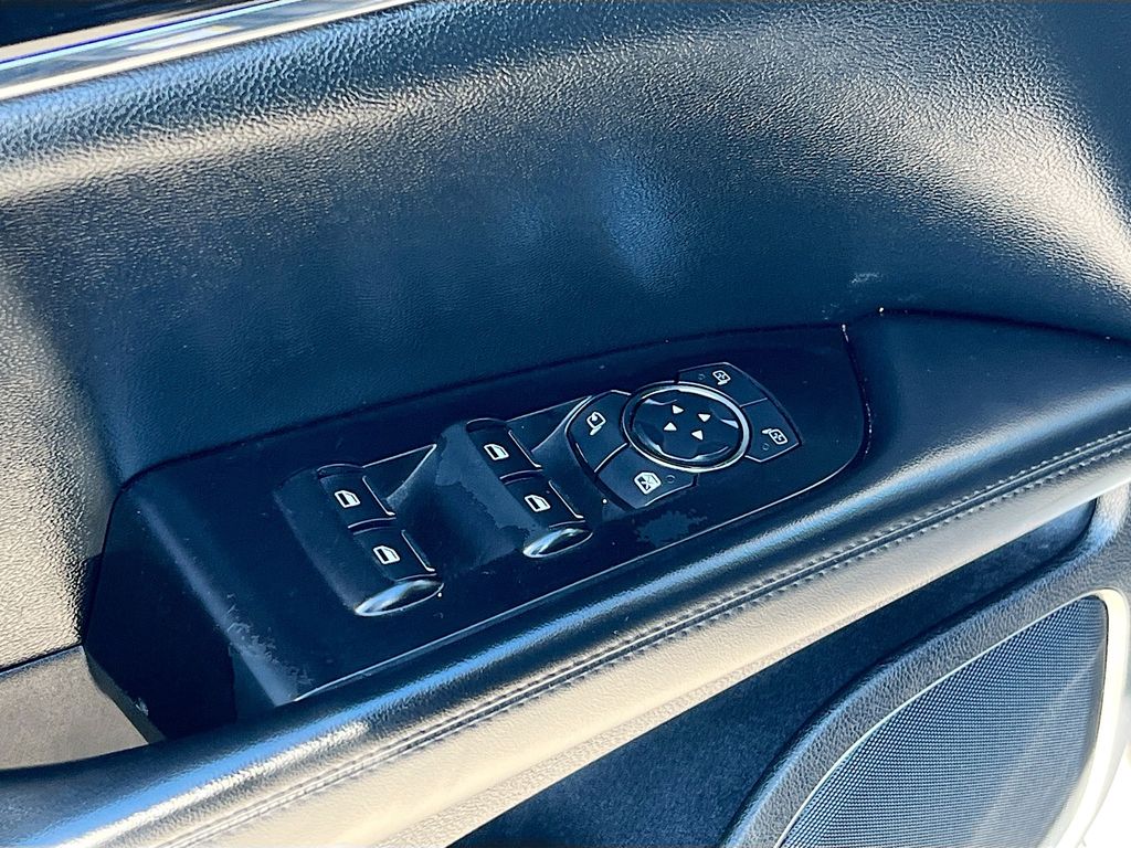 Used 2021 Blue Lincoln Reserve image 18