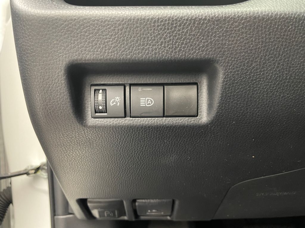 2023 Toyota RAV4 XLE 20