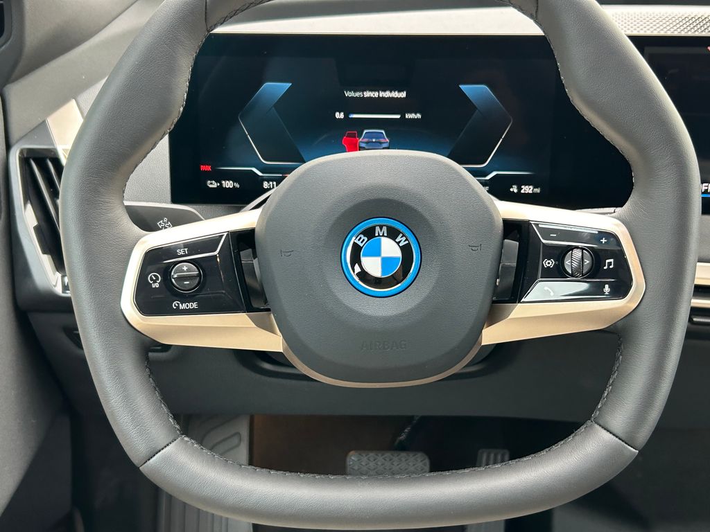 2025 BMW iX xDrive50 19