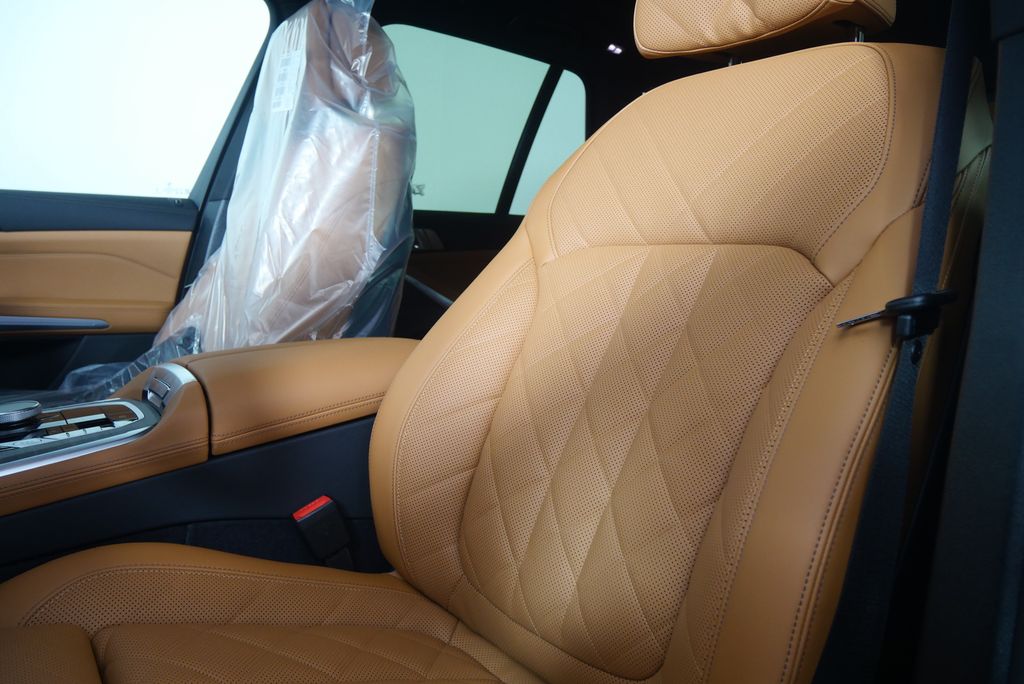 Thumbnail: 2026 BMW X5 - 10