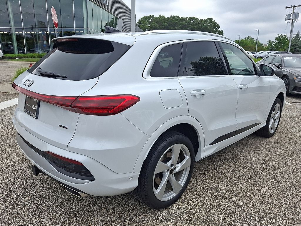 Thumbnail: 2025 Audi Q5 - 6