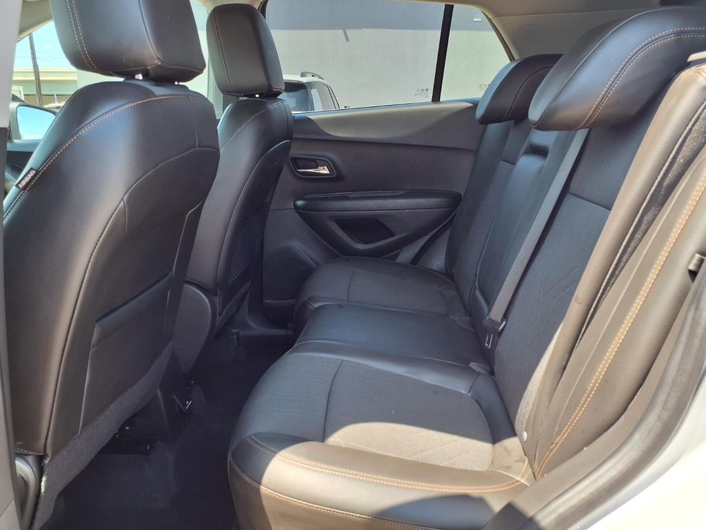 2022 Chevrolet Trax LT - 10