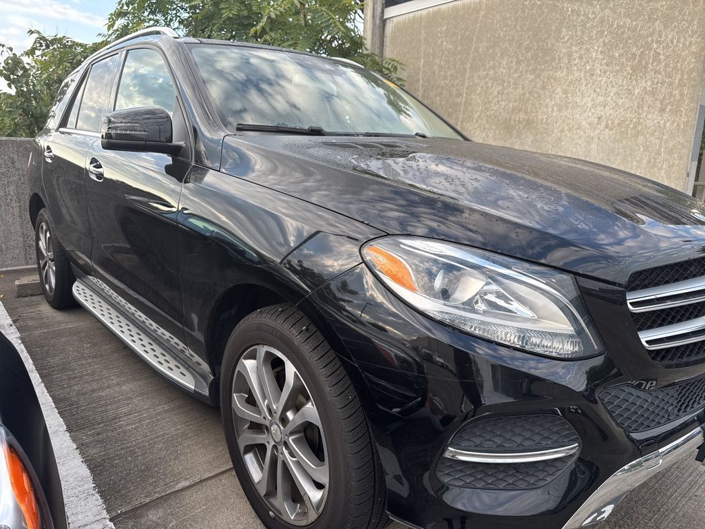 Thumbnail: 2016 Mercedes-Benz GLE - 3