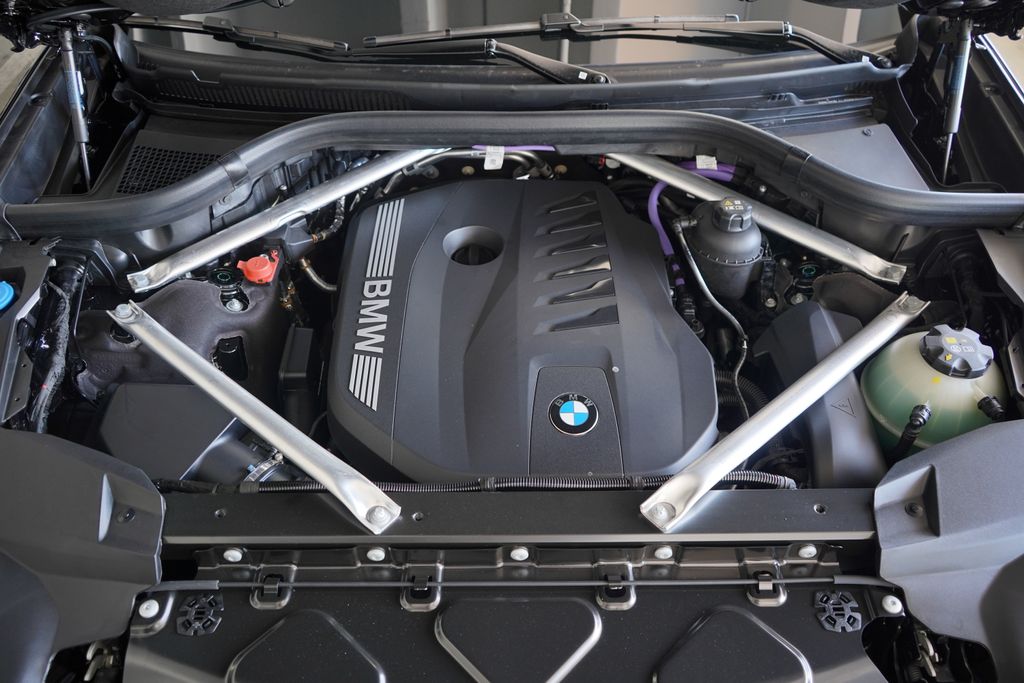 Thumbnail: 2026 BMW X7 - 22