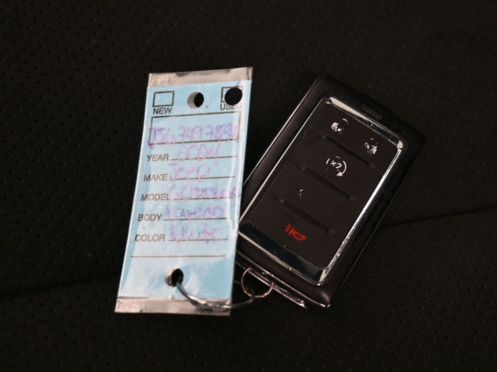 Used 2024 Bright White Clearcoat Jeep Altitude X image 28