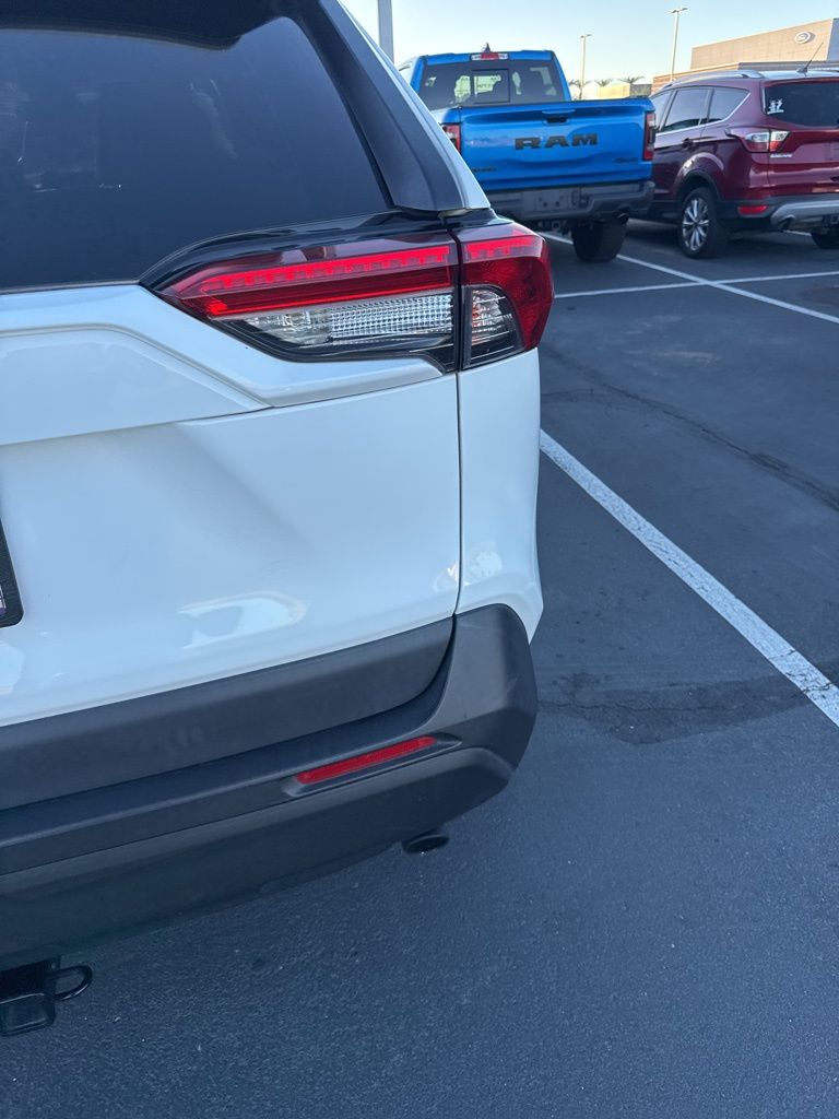 Thumbnail: 2019 Toyota RAV4 - 6
