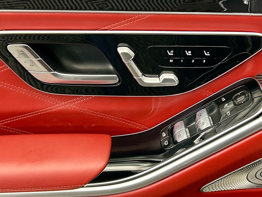 Thumbnail: 2025 Mercedes-Benz S-Class - 22