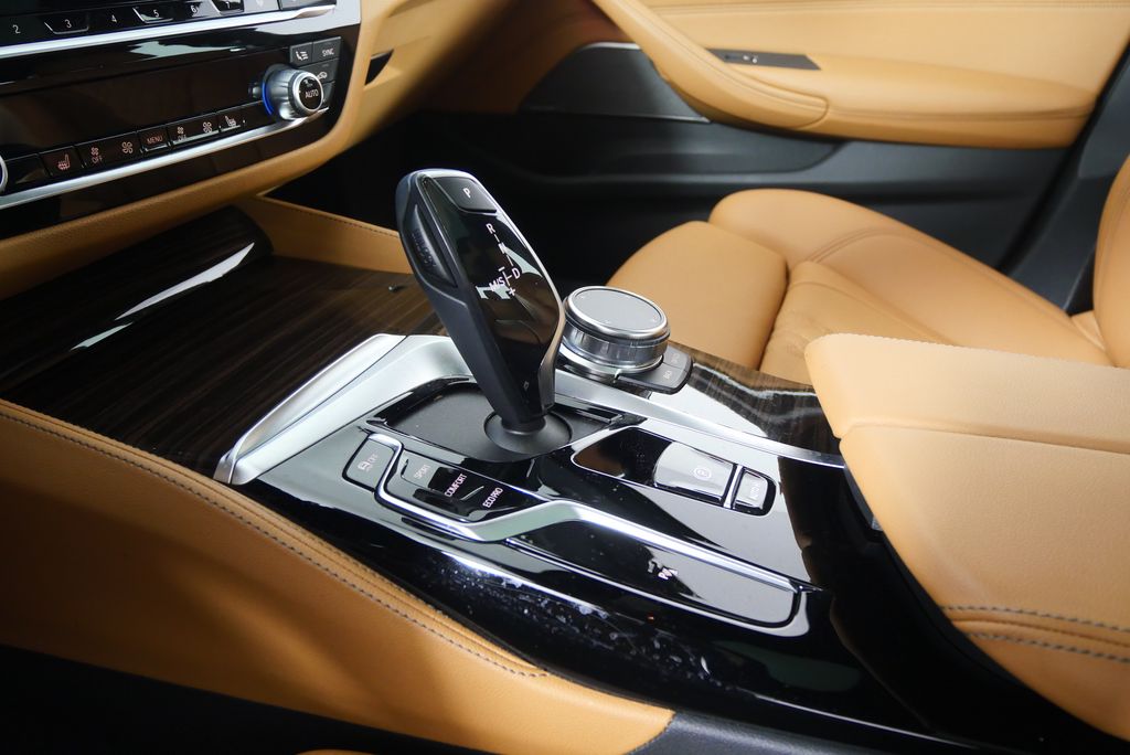 2023 BMW 5 Series 530i 26