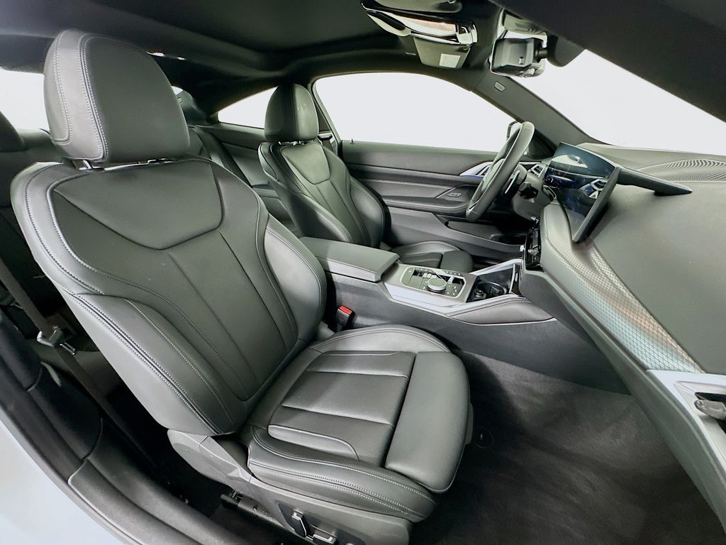Thumbnail: 2025 BMW 4 Series - 29