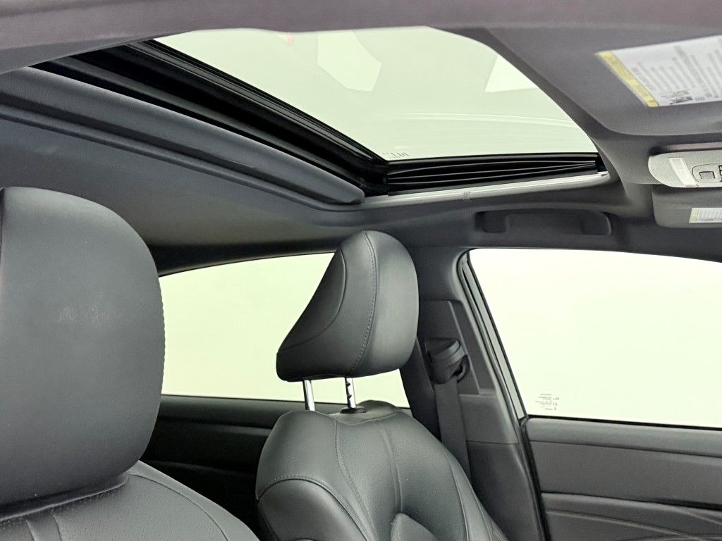 Thumbnail: 2021 Toyota Avalon - 15