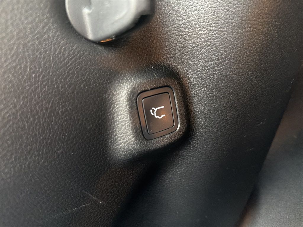 Thumbnail: 2022 Jeep Compass - 23