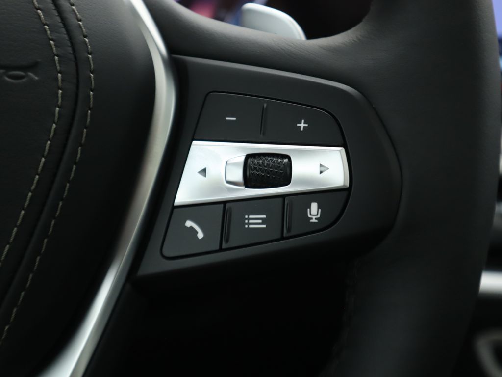 Thumbnail: 2025 BMW X5 - 12