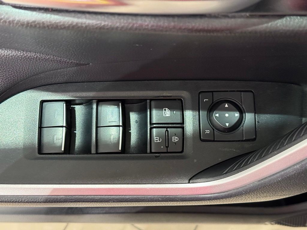 Thumbnail: 2025 Toyota RAV4 - 16