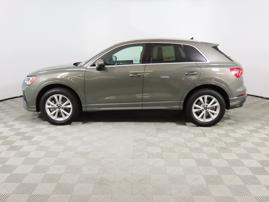Thumbnail: 2025 Audi Q3 - 2