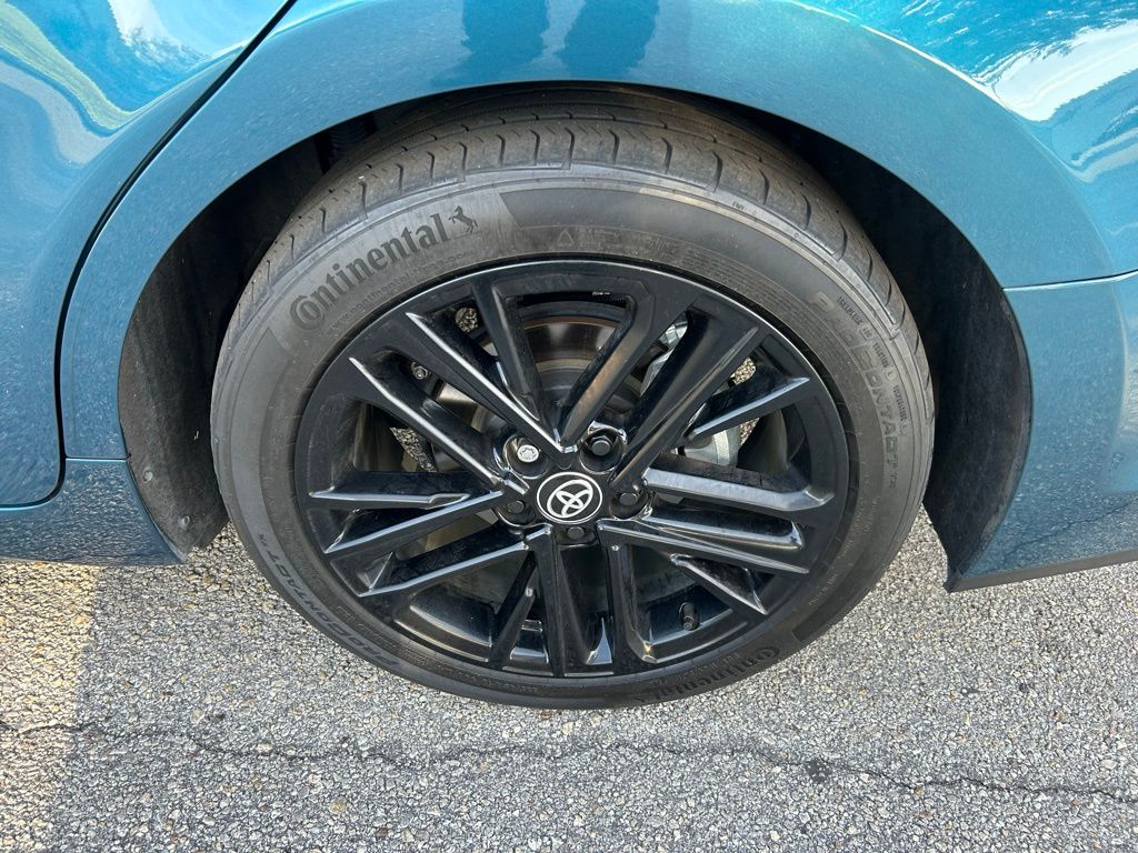 Thumbnail: 2025 Toyota Camry - 9