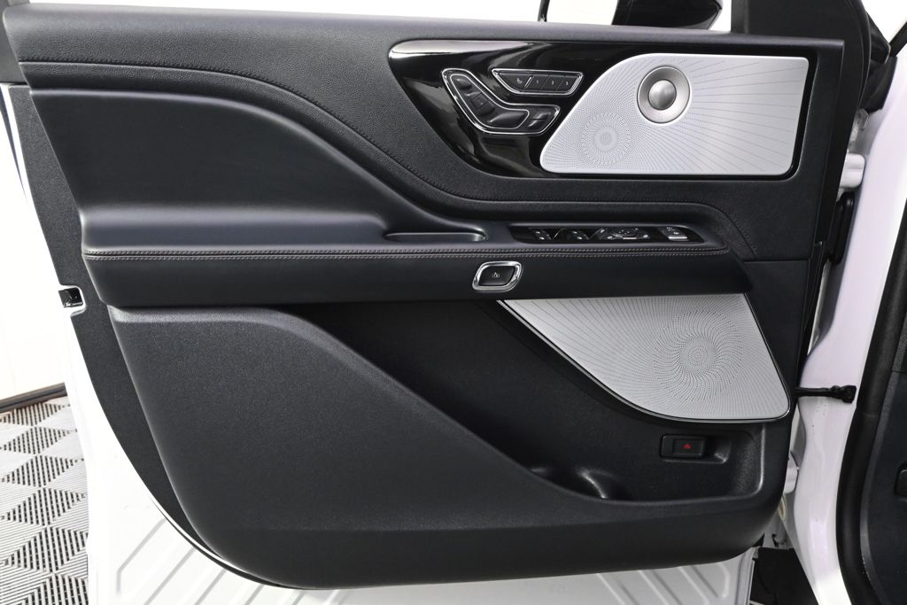 New 2026 White Lincoln Reserve image 23