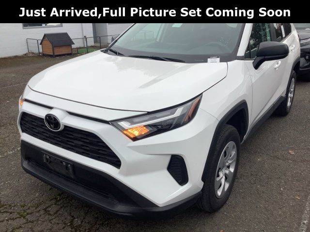 2025 Toyota RAV4 LE FWD