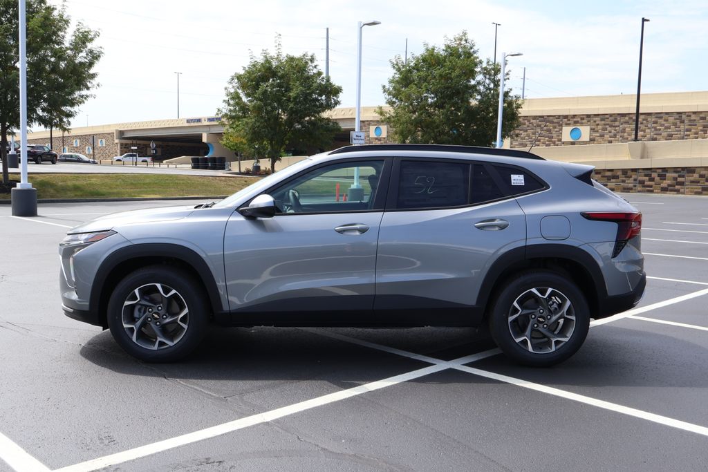 Thumbnail: 2026 Chevrolet Trax - 4