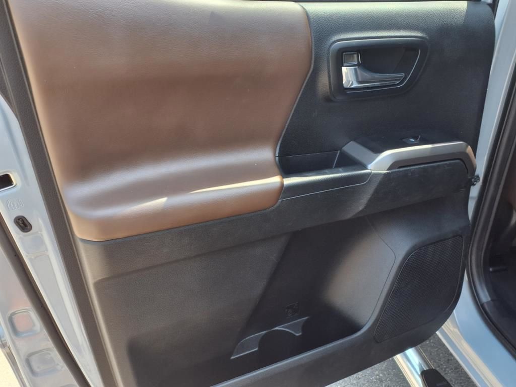2021 Toyota Tacoma Limited photo 8