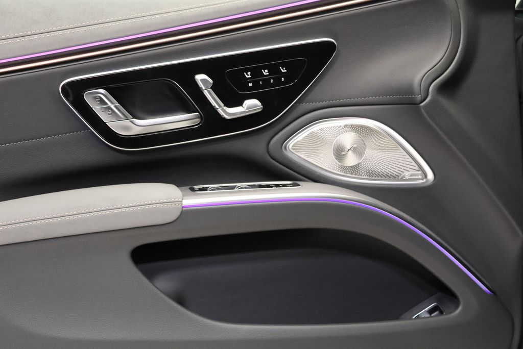 Thumbnail: 2026 Mercedes-Benz EQS - 31