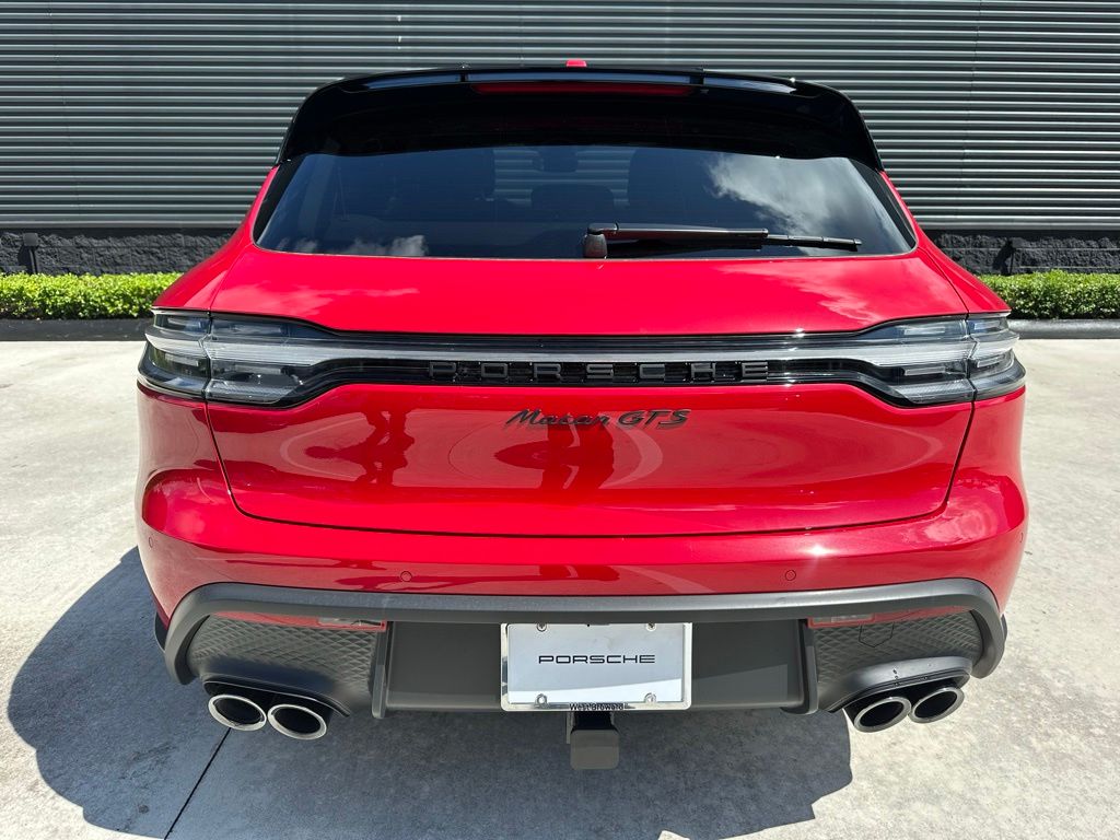Thumbnail: 2026 Porsche Macan - 12