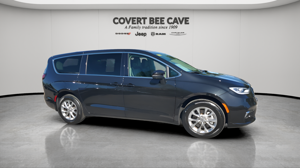 Used Car 2023 Chrysler Pacifica  Touring L For Sale Under $40,000 In Austin, Texas