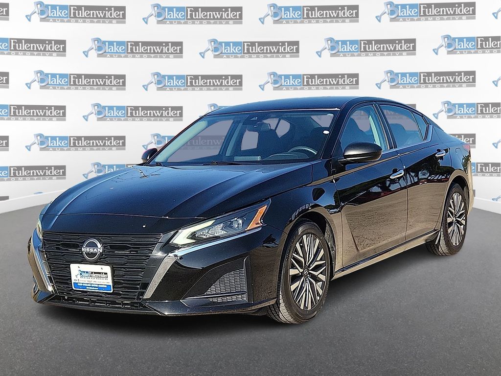 Super Black Clearcoat 2025 Nissan Altima Sedan Front-Wheel Drive Continuously Variable Transmission