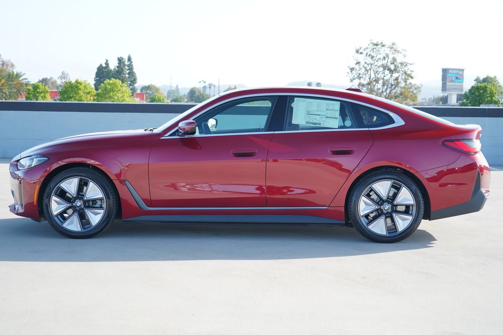 Thumbnail: 2026 BMW i4 - 4
