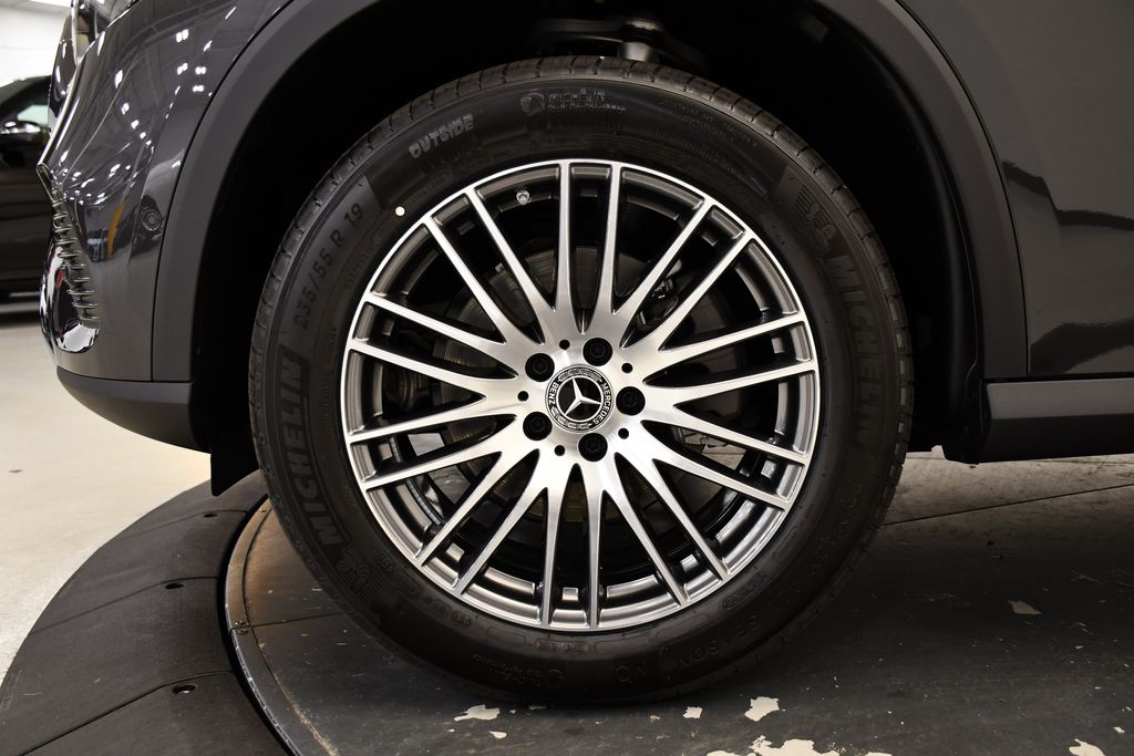 Thumbnail: 2025 Mercedes-Benz GLC - 13