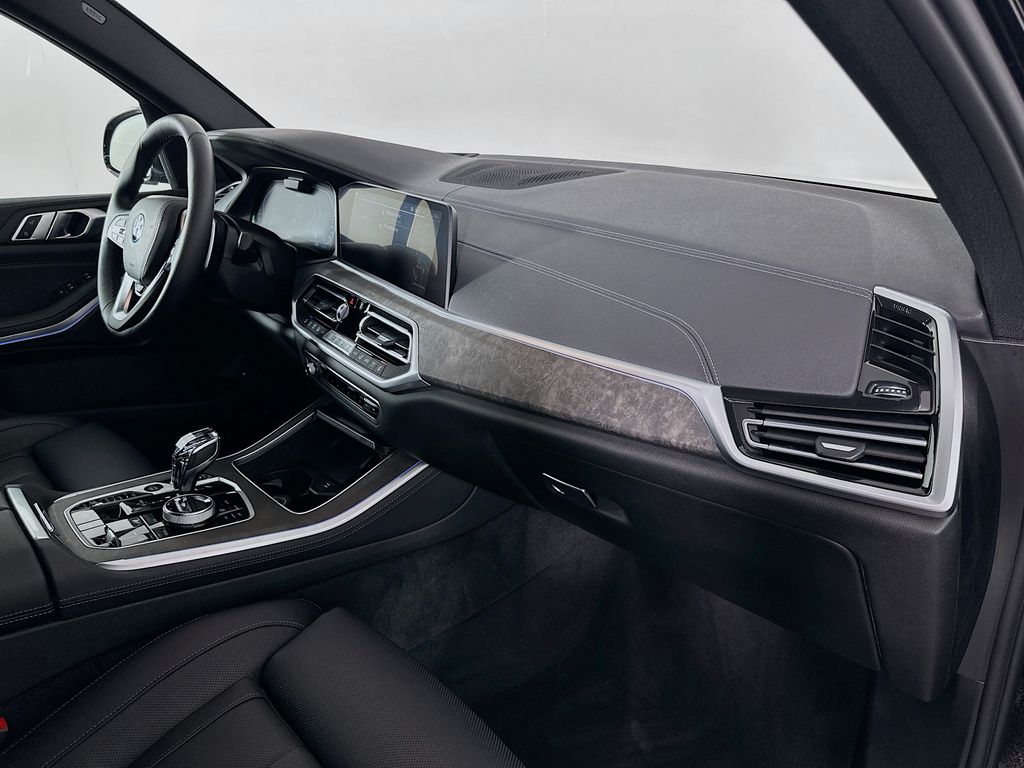Thumbnail: 2022 BMW X5 - 29