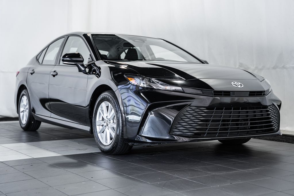 2025 Toyota Camry LE FWD